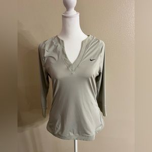 Green 3/4 sleeve nike fit dry top with mesh sides and back